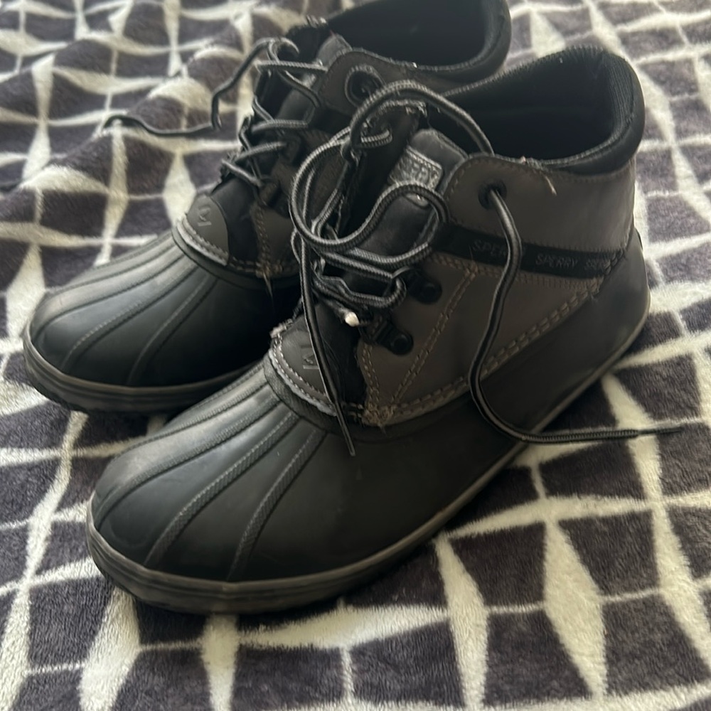 Sperry Bowline Storm Boots Size 7 Big kid Excellent used condition